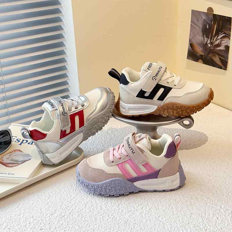 スニーカー キッズ 子供 皮革 スポーツシューズ 厚底 運動靴 滑り止め 女の子 男の子 ランニング ベージュ ピンク シルバー