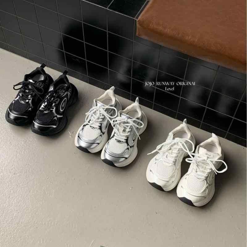 スニーカー レディース 厚底 ランニングシューズ 白色 軽量 通気性 レースアップ 婦人靴 韓国 ファッション ローカット スニーカー 普段使い