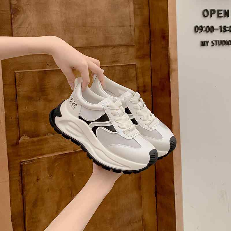 スニーカー レディース 厚底 運動すること靴 駈けっくらシューズ 心地よいシューズ 包みかくし身たけ引きあげる 軽さ 防滑 好いたらしい ぼうぜん自失吸いあげる 普段使い分かりやすい 紐挙げ句の果て式 2-3糎踵 2色取りひろげる 23糎 24糎 25糎 26糎 27糎