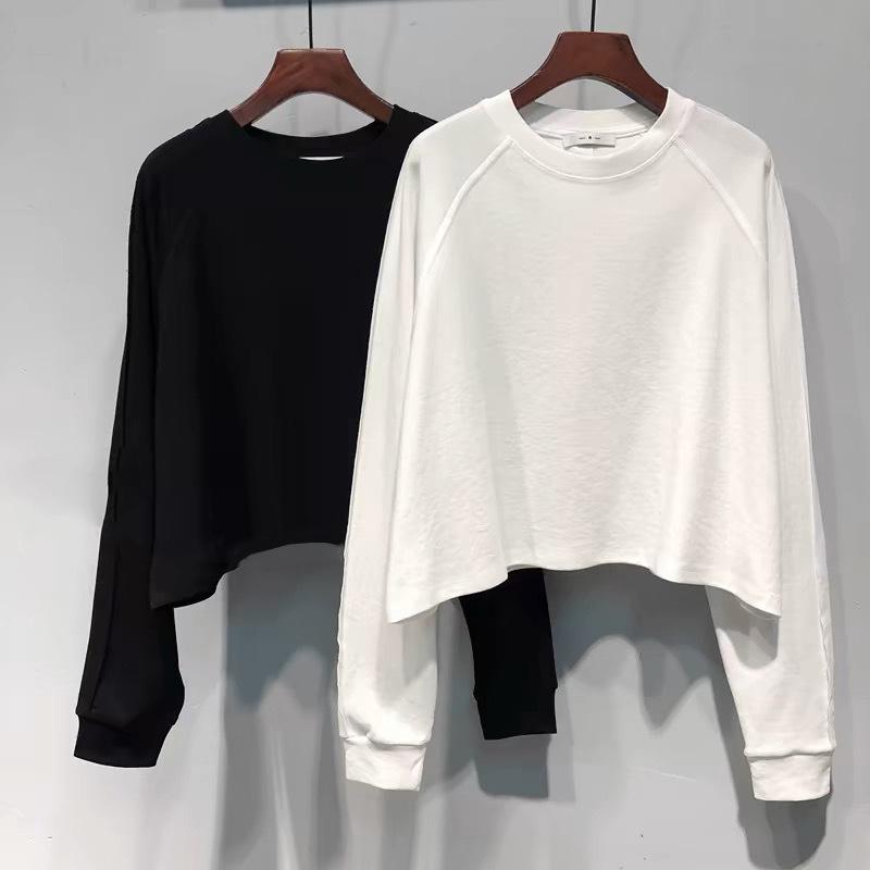 Tシャツ レディース 初秋 長袖 短め ラグラン袖 ゆったり 綿混 ポリエステル 切り替え ソリッドカラー 丸首 セットインスリーブ 気質 通勤 かわいい 爽やか インナー レイヤード トップス 秋 秋服 ブラウス シャツ 白色 黒 グレー