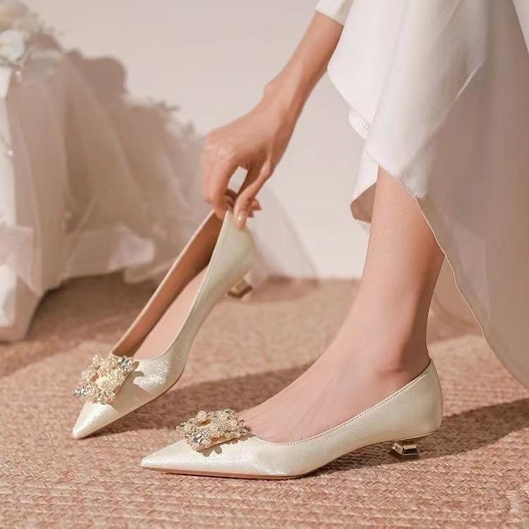 パンプス レディース ローヒール ポインテッドトゥ ウェディング ブライダル パーティー ベージュ 妊婦 ぺたんこ フラット 痛くない 歩きやすい 疲れない 走れる 春夏 かわいい おしゃれ 上品 きれいめ