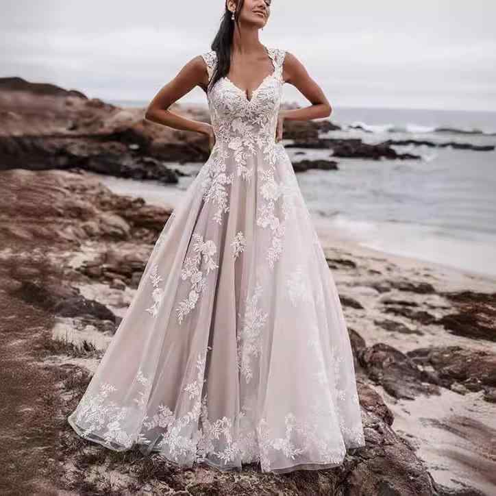 ウェディングドレス レース Aライン ノースリーブ ロングドレス 花嫁衣装 結婚式 パーティー ブライダル 披露宴 ホワイト ポリエステル 高腰 吊りスカート 12,680円