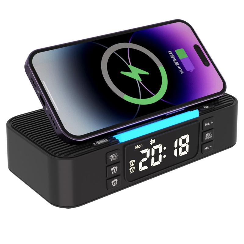 置き時計 ワイヤレス充電 Bluetoothスピーカー LEDナイトライト 目覚まし時計 大音量 アラーム