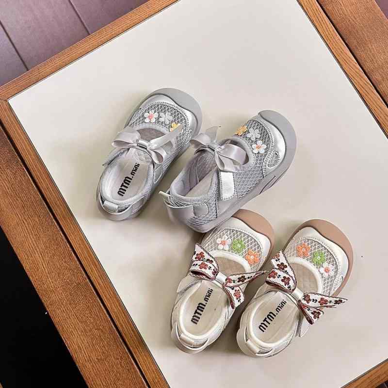 サンダル 女の子 小さいサイズ キッズ シルバー 網目 超繊皮 涼しい かわいい マジックテープ 普段使い