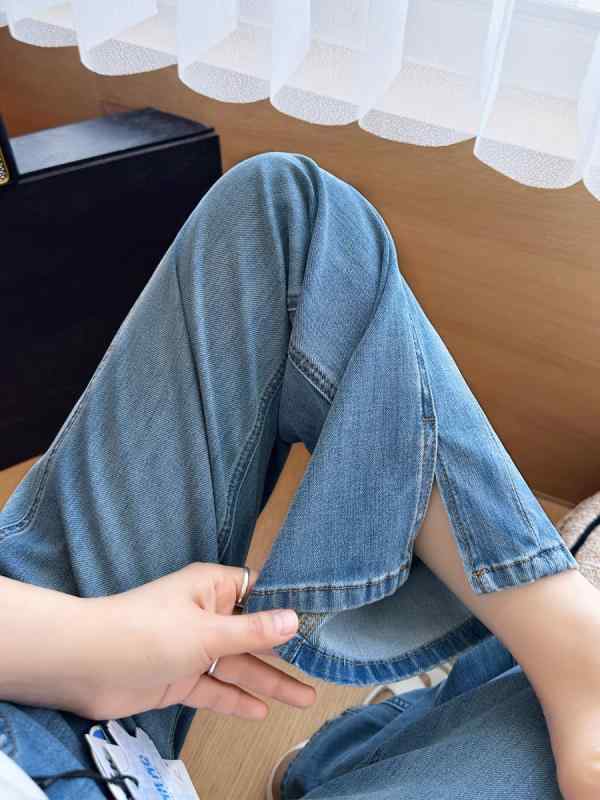 デニム レディース 四面弾 ストレッチ 裾スリット入り 美脚 ストレート ジーンズ 高見え デニムパンツ ボトムス 韓国ファッション 着痩せ効果 スタイルアップ 6,922円