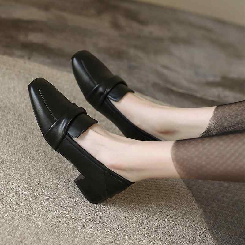 パンプス レディース 置き目踵 平ったい スクエアトゥ スリッポン モカシン 心地好い 歩き分かりやすい 履き分かりやすい ベージュ系 黒いこと 烏兎