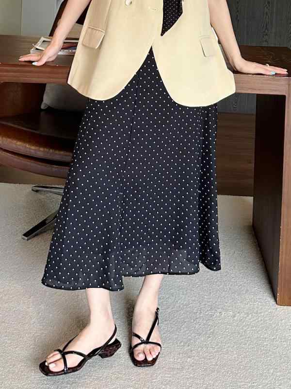 スカート レディース 春秋 韓国風 ドット柄 ハイウエスト ミモレ丈 フレアスカート 黒色 ポリエステル 通勤 きれいめ 上品 6,373円