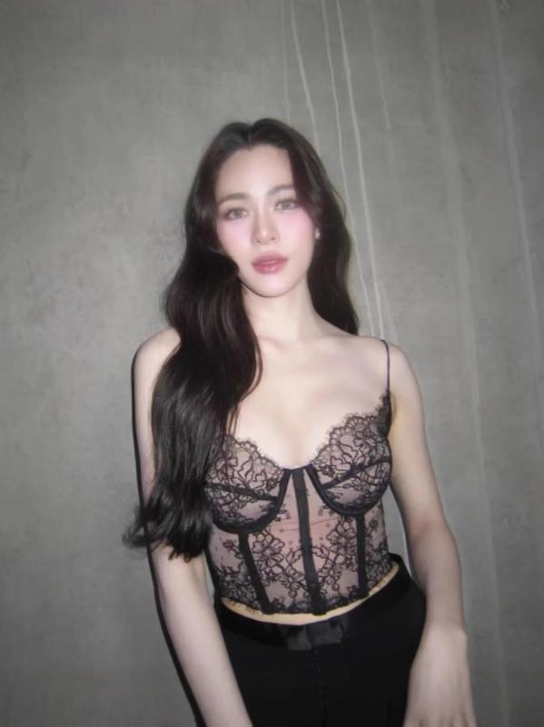 キャミソール レディース タイト ショート丈 ビスチェ 黒 白 レース 花柄 接触冷感 修身 セクシー チュニック ノースリーブ トップス 普段使い パーティー 秋冬
