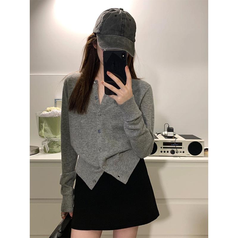 カーディガン 女性用 グレー シンプル ニット 開き 修身 韓国風 レトロ 長袖 丸首 薄手 ポリエステル スパンデックス 混合 免・聞加工 単品 普通丈 シングルブレスト ボタン 日常使い カジュアル スタイル 軽量 伸縮性