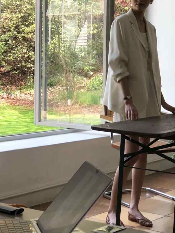 レディース 小西装 ジャケット 外套 女性用 春夏 防晒 薄手 麻 綿 白 ロングスリーブ 翻領 常?袖 日韓カジュアル ゆったり ワイド 軽量 通勤 普段使い 部屋着 アウトドア 切り替え デザイン 高級感 吸湿速乾 ビッグシルエット Vネック