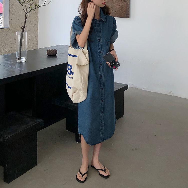 ワンピース 女性用 夏 牛仔 デニム 綿 接触冷感 直筒 ハイウエスト 大きめ裾 中長丈 ワイドシルエット ゆったり 通勤 OL スタイル ポロ襟 シングルボタン シンプル 気質 かわいい 学生 普段使い 軽量 伸縮性 吸湿速乾 4,738円