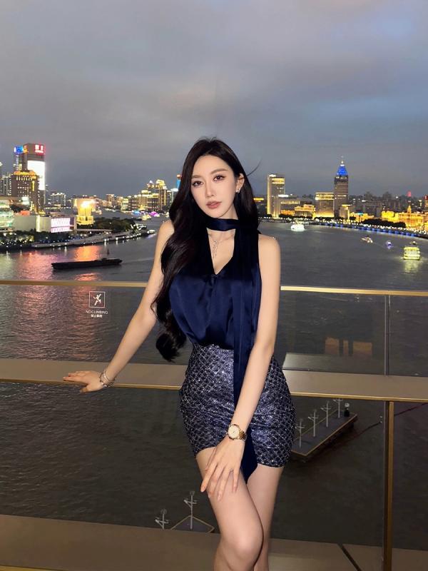 ティーシャツ お上さん用 無袖 Vのど首 トップス 夏 秋 人付き合い冷感 酢酸繻子 原料品 うつり変わり 色柄 筋目産業 フリンジ かざり付ける A伝達ルート 影ぼうし 中長丈 ゆったり 目論む 米国海軍 角袖巡査 名媛風 心地好い 表現スタイル