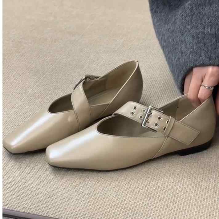 坦々たるシューズ 御上さん用 羊皮内里 牛皮 胴締めバックル 方頭 返り咲き表現スタイル 永遠の都風 個人的特徴 メアリージェーン 黒 通い 普段使い走り 低不良化 低・悉 しがみ付く底 春夏秋 軽さ 好いたらしい 純色 ユニ一発やる 天然ゴム底 シングルシューズ キャバリア シンデレラ風