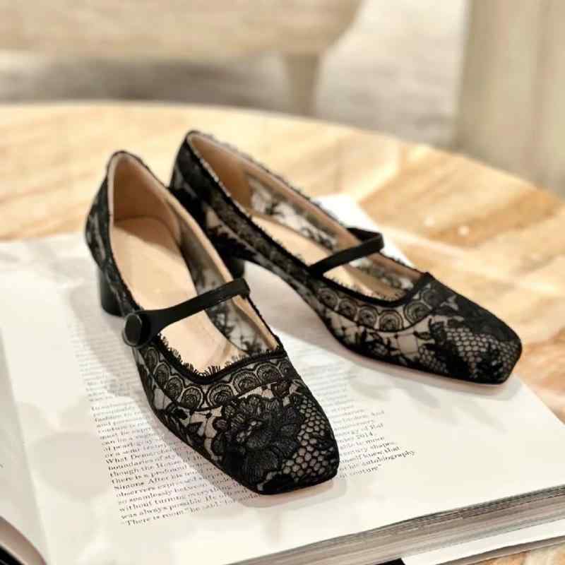 メアリージェーンシューズ 女性用 刺繍 中ヒール 粗中底 低・悉 黒 牛皮 頭層牛皮 羊皮内里 天然皮革 インソール 方頭 ストラップ バックル クロージャー メッシュ ネット 快適 軽量 通気性 吸湿速乾 伸縮性 接触冷感 汎用 プリンセス スタイル ク