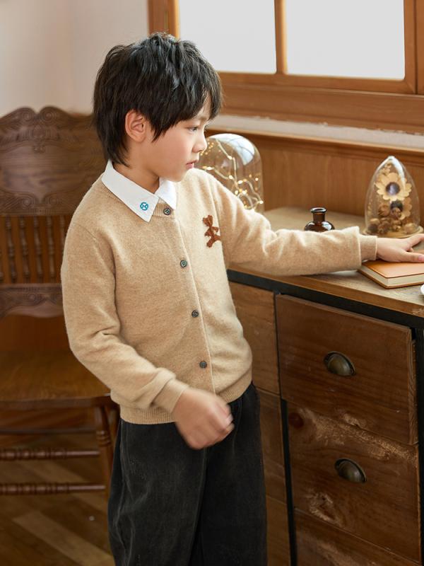 キッズ ニット カーディガン 長袖 開襟 純羊毛 柔らかい 子供服 男の子 女の子 中学生 上衣 秋冬 ユニセックス 丸首 単排ボタン 無地 かわいいクマ刺繍 米色 ブラウン グレー 暖か 厚手 軽量 伸縮性 吸湿 速乾 日常使い 学校用 90cm 10