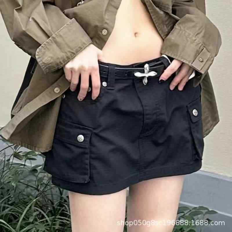 ミニスカート レディース 工装風 包み込み ショート丈 荒野ブラック ストリートスタイル ポケット ラバー加工 切り替えデザイン ポリエステル 伸縮性 軽量 普段使い 春夏｜トミーショップ 店