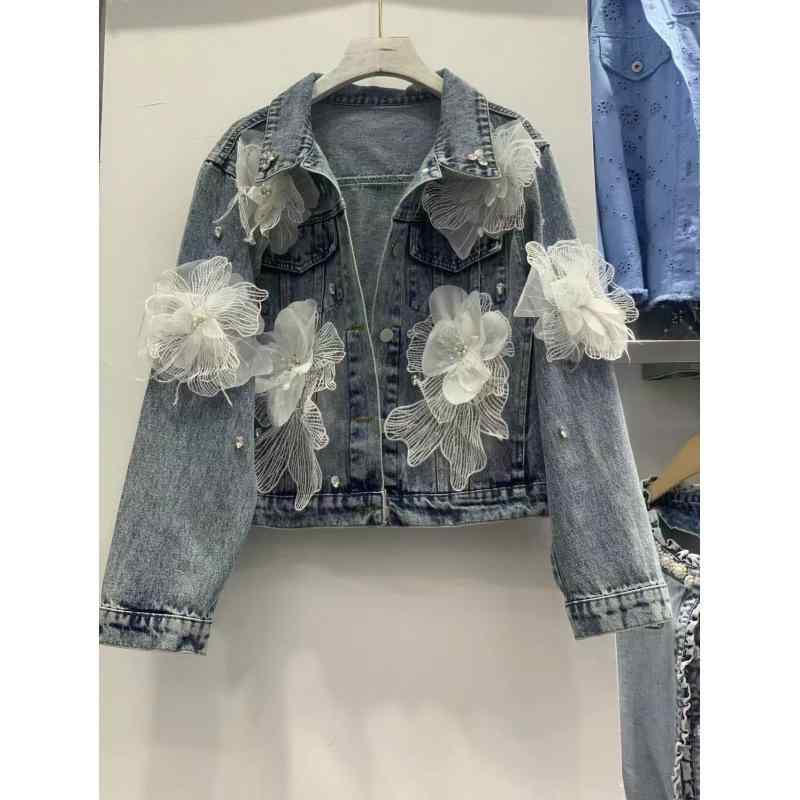 牛仔ジャケット 女性用 春秋 長袖 翻領 ワイドシルエット 花柄刺繍 ブルー 通勤 普段使い 都市スタイル 気質 かわいい 軽量 伸縮性 快適 デニム生地 欧米風 クロスボーダー トレンド