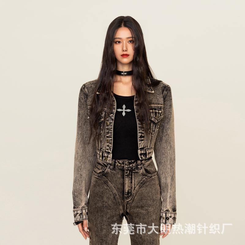 レディース デニム ジャケット 短丈 牛仔 コート 女性用 春夏 綿 素材 修身 スリムフィット 翻領 スタンドカラー 長袖 シングルブレスト ボタン メタル リベット ヴィンテージ 加工 免? イージーケア 街頭 ストリート ファッション トレンド ス