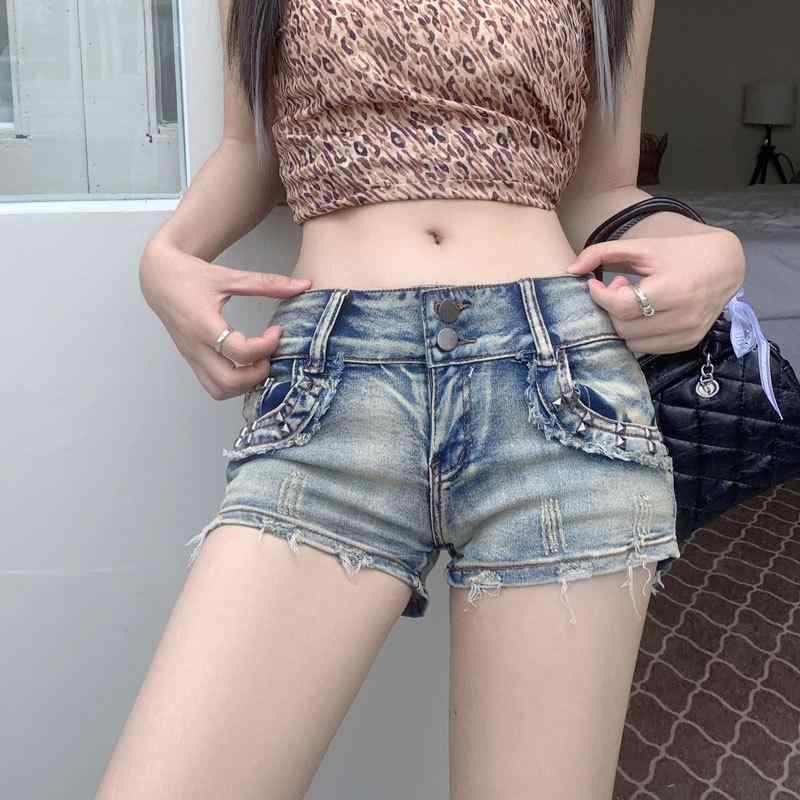 デニム ショートパンツ レディース 直筒 超短 低腰 修身 包臀 熱パンツ 牛仔布 綿素材 微弾力 タイトフィット ビンテージブルー 気質 通勤風 セクシー 夏 ミリタリーリベット ワッシュ加工 軽量 伸縮性 普段使い アウトドア