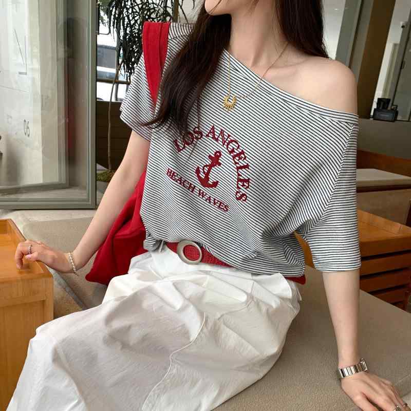 Tシャツ 女性用 短袖 斜肩 条紋 プリント コットン ワイドシルエット スリム効果 字母柄 通勤風 気質スタイル 夏 ネイビー ホワイト ライトグレー 吸湿速乾 軽量 伸縮性 接触冷感 カジュアル 普段使い 部屋着 インナー トップス ブラウス シャツ