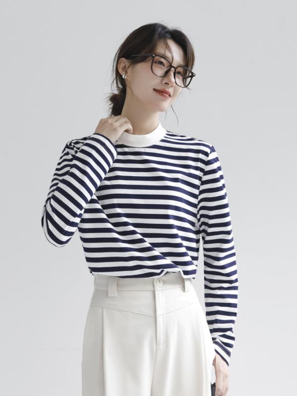 長袖Tシャツ 女性用 半高領 ワイドシルエット 綿混紡 ストレッチ素材 条紋柄 ネイビー 気質通勤 トップス インナー レイヤード ゆったり スリム効果 吸湿速乾 接触冷感 春夏向け 切り替えデザイン クラシックスタイル