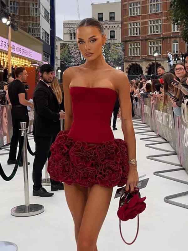 ワンピース 女性用 赤 ミニ ストラップレス Aライン 高腰 立体花 バンドデザイン コットン ポリエステル 無袖 短丈 秋 セクシー 派手 私服 ストリート 個性 名媛風 切り替え