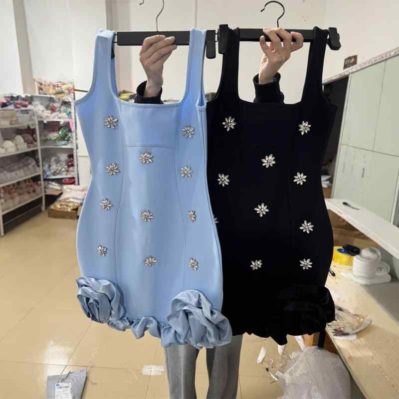 衣裳 レディース 春夏 吊り帯 無袖 Vのど首 ミニ丈 太陽フレアスコート 後ろ側くい違い 中腰 精神状態 奥ゆかしい 通い用 普段使い走り 黒いこと 点火装置青碧 さくら色 白いこと 赤いこと 赤銅色 ポリエステル 吸湿速乾 軽さ 伸縮性 亭主もち用 トップス 御召しもの スカー
