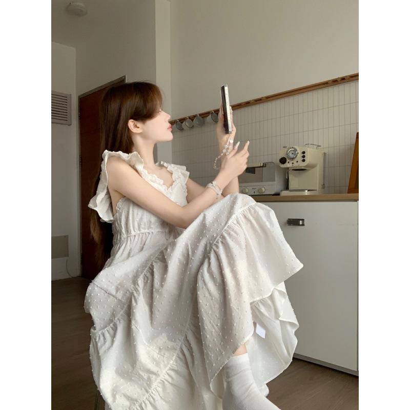 キャミソール スリップ ワンピース ドレス レディース 女性用 少女向け 夏 春夏 シーズン コットン 混紡 素材 接触冷感 軽量 吸湿速乾 Vネック 無袖 フリル 装飾 ロング丈 ロングスカート シンプル ミニマル スタイル 室内着 部屋着 ホームウェ