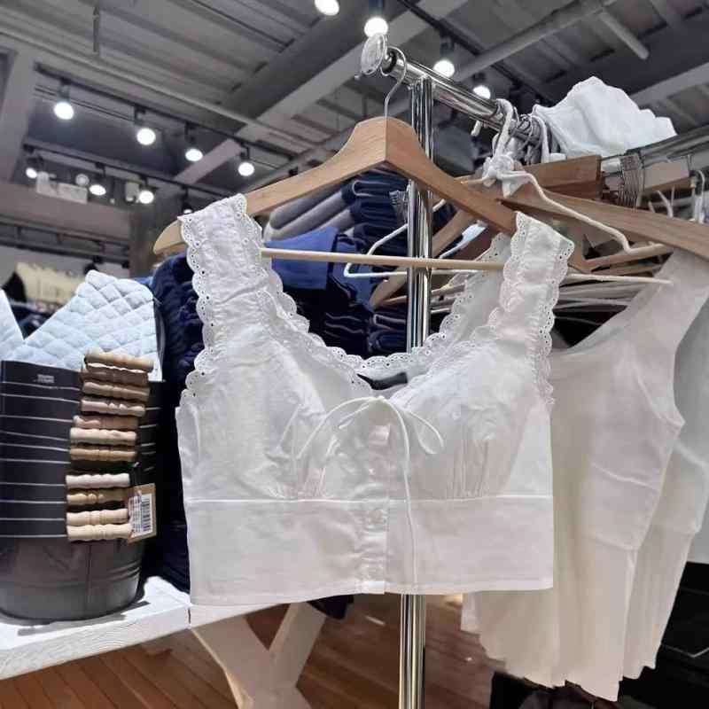 キャミソール レディース 夏 白色 レース 花柄 フリル 紐 ショート丈 綿 接触冷感 軽量 伸縮性 Vネック ハイウエスト トップス かわいい 清新 甘め 普段使い 通勤 インナー ブラウス シャツ 背中開き ボタン 装飾