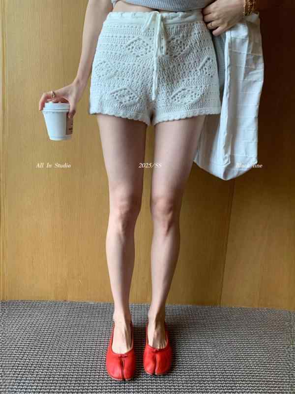 レディース ショートパンツ 夏 海島 リゾート 風 クロシェ レース 刺繍 デザイン ドローストリング 低腰 薄手 無弾性 ネック 切り替え 通勤 スタイル 安全パンツ タイプ ベージュ ブラック ホワイト カジュアル 普段使い 軽量 通気性 涼しい 女