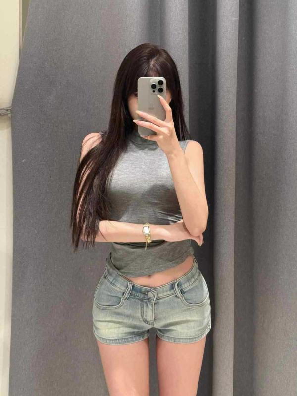 レディース デニム ショートパンツ 低腰 直筒 包臀 ヒップアップ スリムフィット 伸縮性 コットン 素材 夏 春夏 復古風 洗い加工 炭灰 ブラック ネイビー ライトブルー ホワイト カラーバリエーション 快適 レジャー カジュアル