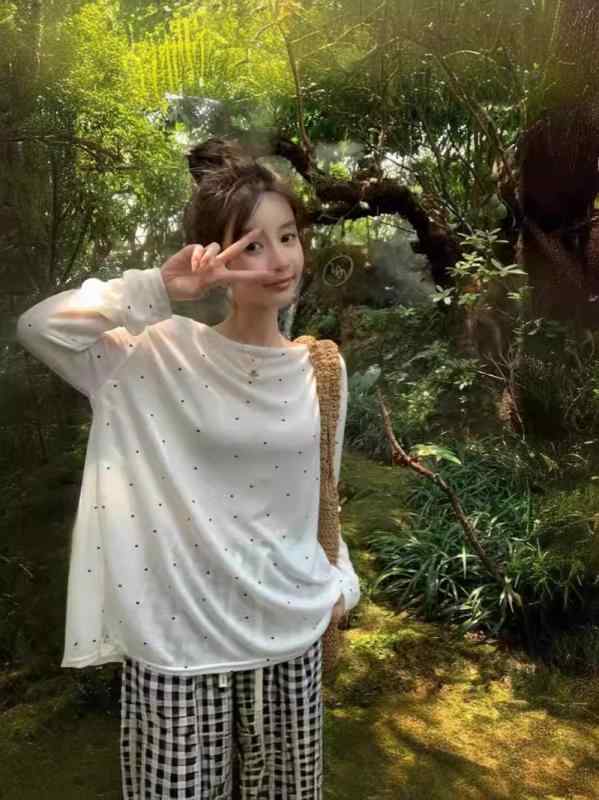 Tシャツ 女性用 長袖 ポルカドット 切り替え 防晒 薄手 涼感 透け感 ゆるシルエット 中長丈 ルーズフィット 丸首 セットインスリーブ 背中開き 夏用 白色 ブラック グレー ポリエステル素材 清新 スイートスタイル