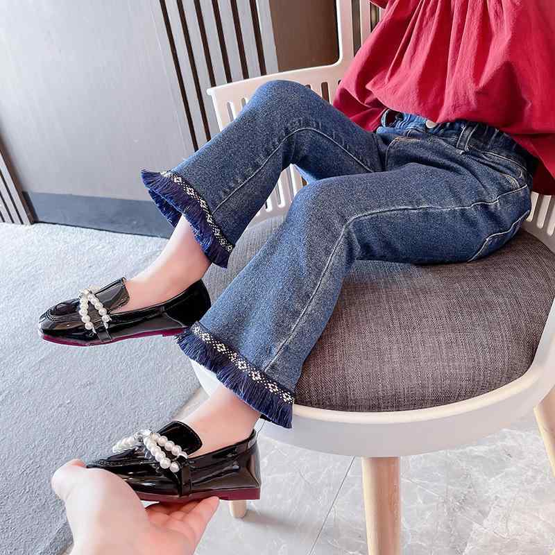 女の子 デニム フレアパンツ 春季 韓国風 子供 洋気 ズボン 女児 ゆったり 後開き ロングパンツ コットン 柔軟 ミッドライズ 弾性ウエスト 純色 デニムブルー 通学 日常 遊び着 伸縮性 快適 軽量 100-140cm