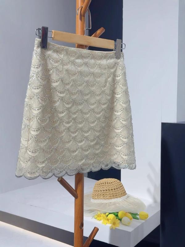 プリンセス風 半身スカート レディース 春夏 包臀 短丈 扇形 立体 ヒョウ柄 ビーズ スパンコール 雪? ポリエステル 無弾性 米白 かわいい 清新 甘め 軽量 通勤 普段使い フェミニン シルエット
