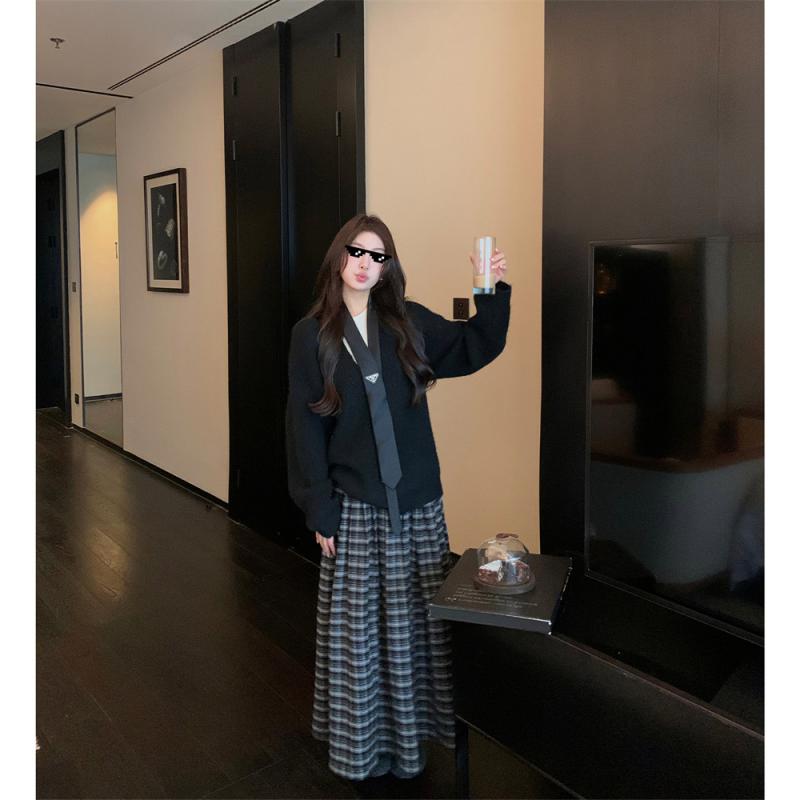 スカート 女性用 秋冬 通勤用 気質 格子柄 黒 百褶 中長丈 Aライン ハイウエスト ワイドシルエット ゆったり リラックスフィット ポリエステル 微弾力 シワ加工 復古風 スリム効果 普段使い ビジネスカジュアル 軽量 伸縮性 6,936円