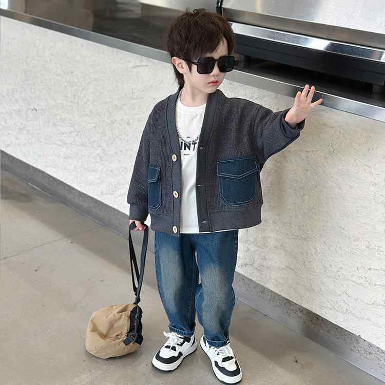 キッズ 男の子 春秋 牛仔切り替え 長袖カーディガン ロングパンツ セット コットン 柔軟素材 緑 グレー 3-8歳 100-140cm 身長対応 スタイリッシュ ラフ スタイル 子供服 トップス ボトムス 組み合わせ 日常使い 伸縮性 吸湿性 通気性