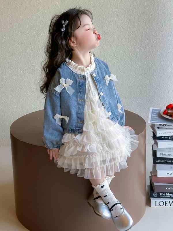 女児 キッズ 女の子 春秋 長袖 デニム ジャケット 外套 綿 柔軟 酵素洗い 普通厚 単色 無地 セット 2点 長袖 フリル スカート ドレス ケーキスカート ピュアカラー かわいい 日常使い 通学 欧米風 潮 シンプル スタイリッシュ