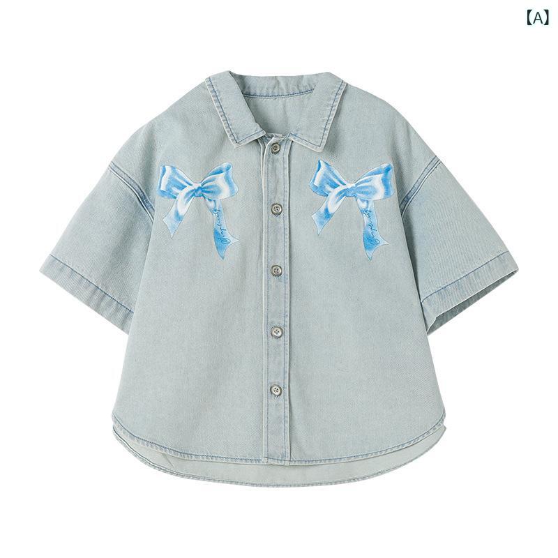 女の子 短袖 牛仔 ジャケット 夏 子供服 トップス 軽量 綿 デニム 再生繊維 ポリエステル 浅ブルー 短丈 薄手 韓風 カジュアル ワイドシルエット 翻領 単排ボタン カードプリント 3-8歳 中小童 100-170cm 普段使い 伸縮性 吸湿速乾