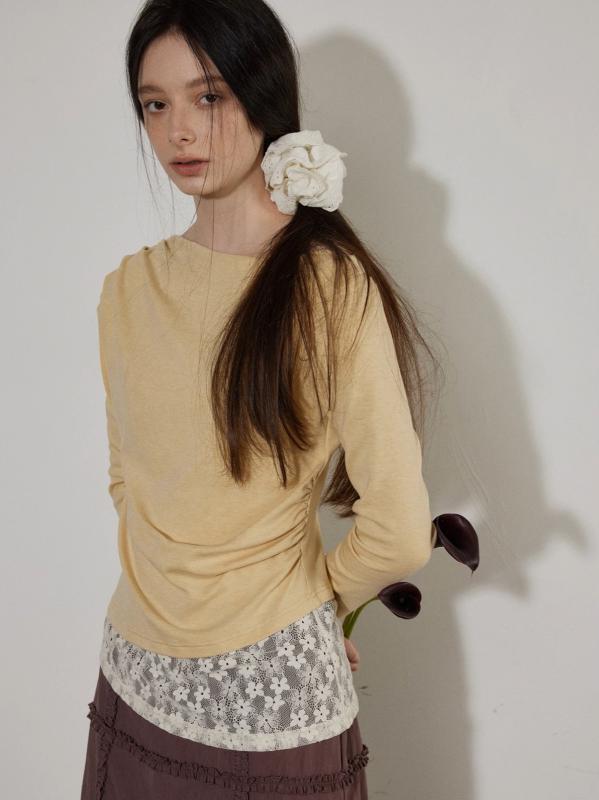 Tシャツ 女性用 春夏 デザイン レース 切り替え ボートネック 斜め肩 ニット トップス ゆったり 長袖 上衣 修身 普通丈 クリームイエロー 日韓 カジュアル スタイル セットインスリーブ セットアップ ルーズフィット 軽量 伸縮性 吸湿速乾 コット