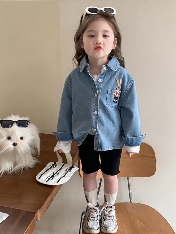 女児 デニムシャツ 長袖トップス コットン 柔軟加工 酵素洗い 単排ボタン 加厚 スタンドカラー ブルー 純色 カードプリント 秋冬 カジュアル 普段使い 子供服 女の子 上着 軽量 伸縮性 切り替えデザイン ビッグシルエット 通学 遊び着 春秋 ベビー