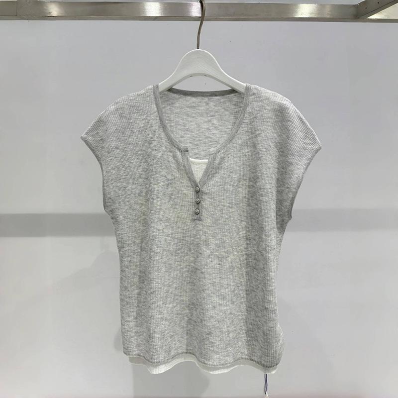 ニット トップス レディース 春夏 Vネック 短袖 偽ツーピース 切り替え デザイン 短丈 グレー ポリエステル 素材 純色 セットアップ 風 日常使い カジュアル スタイル 日韓風 吸湿速乾 軽量 伸縮性 適度 厚み 通常 シルエット 通常 袖 プルオ
