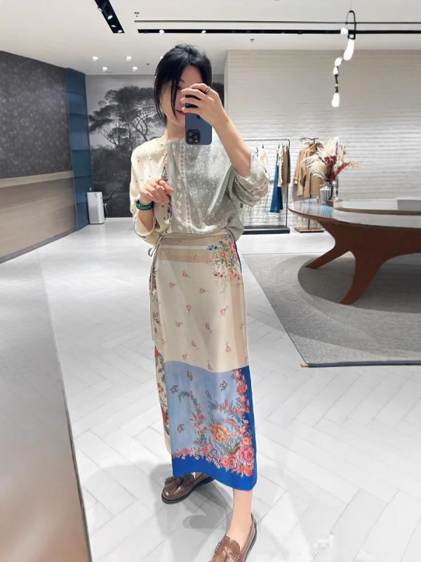 レディース 半身スカート 真絲 プリント ウエストベルト デザイン ミディ丈 膝丈 一?スカート 切り替え 気質 通勤 スタイル 女性用 スカート トップス 組み合わせ 軽量 無弾性 再生繊維 春夏 ブラック ピンク系 アイボリー カラー オフィス 普段