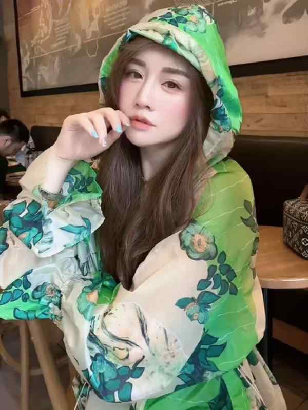 レディース 防晒服 春夏 緑 花柄 プリント ワイドシルエット ミドル丈 軽量 薄手 通気性 ウエストイン 長袖 ラッパースリーブ ポリエステル シンプル 韓国風 カジュアル アウトドア 紫外線カット UPF30 日常使い トップス シャツ ジャケット