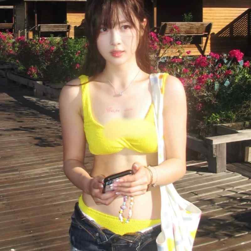 レディース ビキニ セット セパレート 三点式 セクシー プッシュアップ ジンジャーイエロー ホワイト映え バカンス スイムウェア ニーヨン ポリウレタン 接触冷感 無鋼托 胸パッド 付 無袖 三角パンツ タイプ フィット セクシー グラデーション パタ