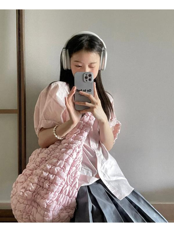 バッグ 女性用 韓国風 雲型 プリーツ ショルダーバッグ ハンバーガー型 斜めがけ 通勤 普段使い 軽量 大容量 ナイロン素材 再生繊維 ライニング 柔らか 単肩紐 ブラック アイボリー ベージュ 紫 ライトグリーン ネイビー カーキ 春 秋 旅行 クロ