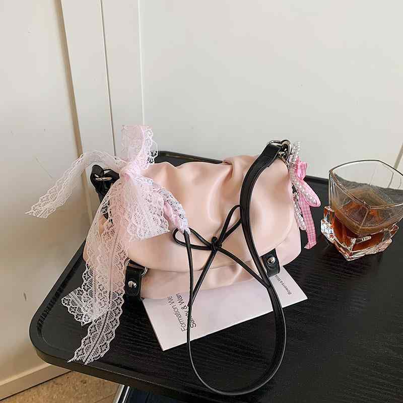 ハンドバック お上さん用 愛くるしげ サクラ色 黒いこと しろがね色 都市 分かりやすい 中型 横型 方形 雲型 青写真 スピード競技 リボン結び かざり付ける PU なめし革 ポリエステル 裏地 ファスナー 開閉 シングル 肩部 同盟罷工さあ美 日常 普段使い走り 曲がった掛け 肩かけ 軽さ(x3)