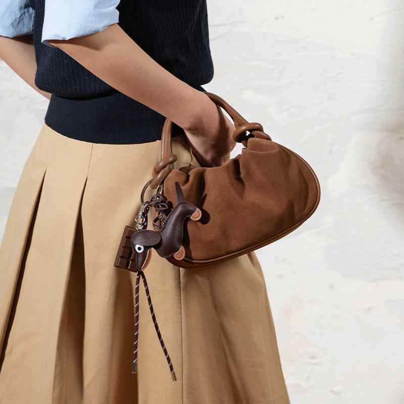 ショルダーバッグ 女性用 斜めがけ 真皮 牛革 油ワックス加工 高級感 復古デザイン 小さめ 雲型 プリーツ ソフト 織物内張り 磁扣 カード入れ シングルストラップ 日常使い 秋 ブラウン 赤系 アンゴラ調|トミーショップ 店