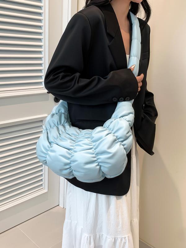 ショルダーバッグ 大容量 女性用 シンプル クロスボディ ミディアムサイズ PUレザー プリーツ クロシェ かわいい 日常使い 通勤 通学 軽量 米白 ブラック シルバー ピンク ブルー 春夏 トレンド 鞄 ハンドバッグ 斜めがけ 豆腐包風