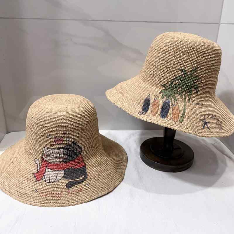 麦わら帽子 お上さん用 夏 可折りたたみ 手書き柄 大津液 透気 防風 防晒 ラフィ草原料品 日韓風 小母さん表現スタイル ルーラル地域風 お休み表現スタイル 事あたらしい 草木柄 猫柄 葉柄 愛くるしげ 軽さ 漁船乗組員帽風 流行り物品目