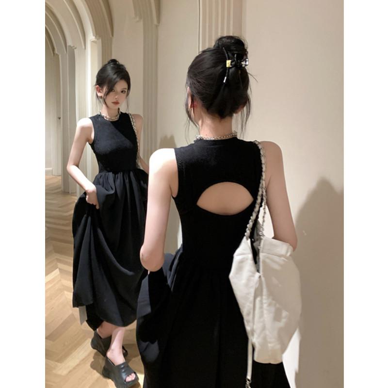 ワンピース レディース 無袖 ロング スカート A ライン 黒 夏 フレンチ スタイル 復古 デザイン 切り替え 加工 高腰 収腰 修身 丸首 露背 純色 ポリエステル 素材 涼しい 快適 日常使い デート 休日 スタイル 女性 服